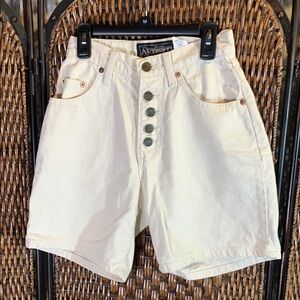 Vintage 90’s Y2K Authentic Cream Jean Shorts Size 1